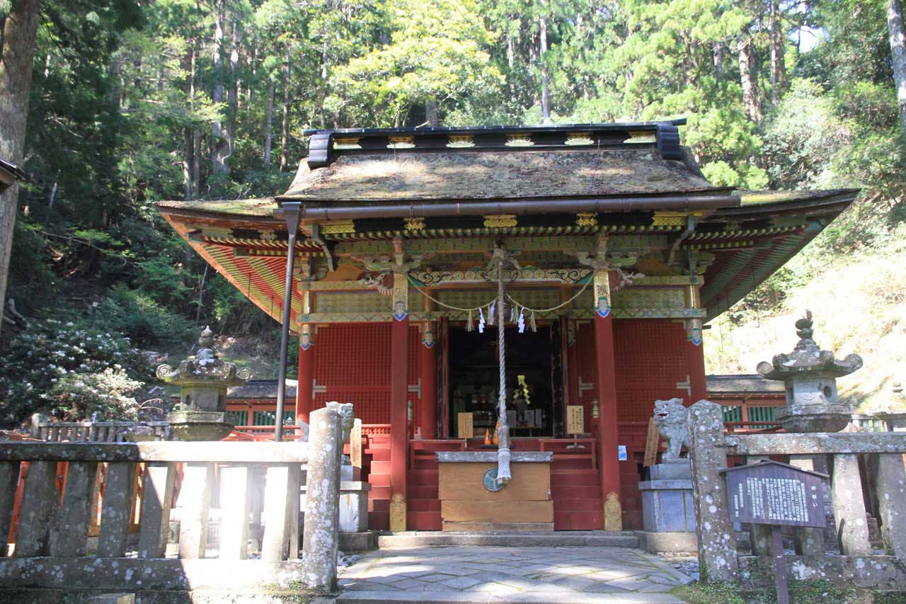 徳川家光が造営を命じたとされる鳳来寺山東照宮