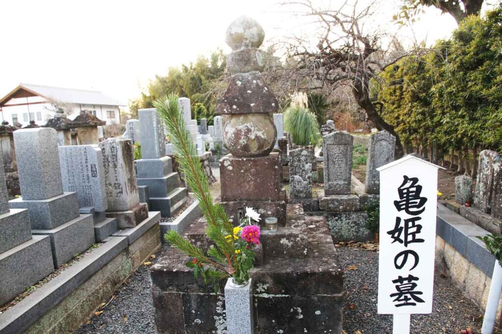 亀姫の墓(大善寺)