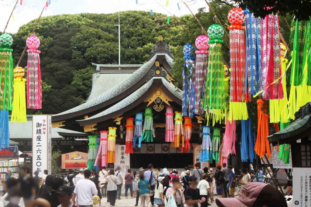 夏になると七夕まつりの会場となる真清田神社